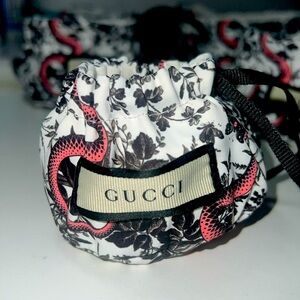 Set of new 6 Gucci jewelry pouches, lined with black ribbon to tie/closed pouch